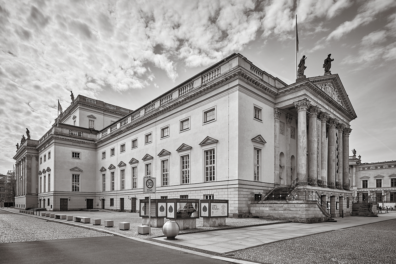 2021-04-11-Mitte 10-42-01